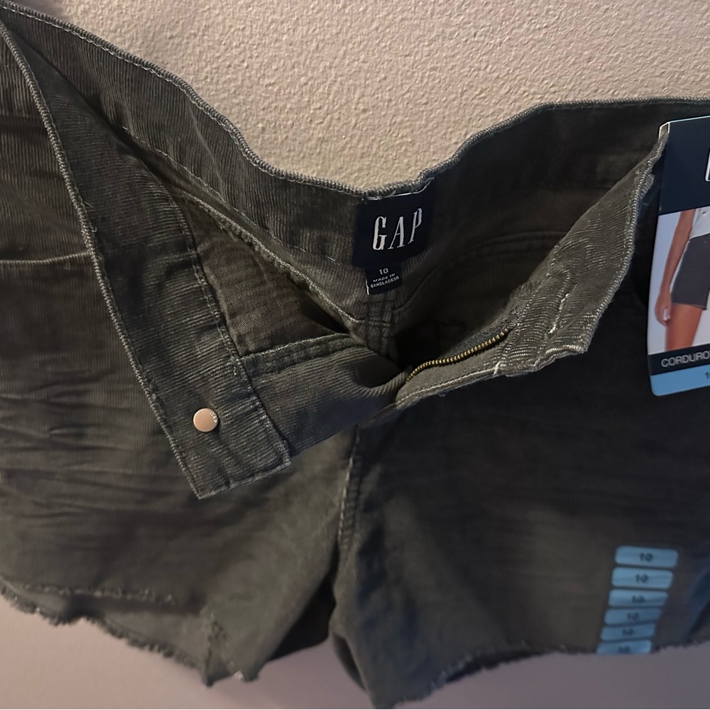 GAP Dark Gray Corduroy Shorts - Picture 3 of 3